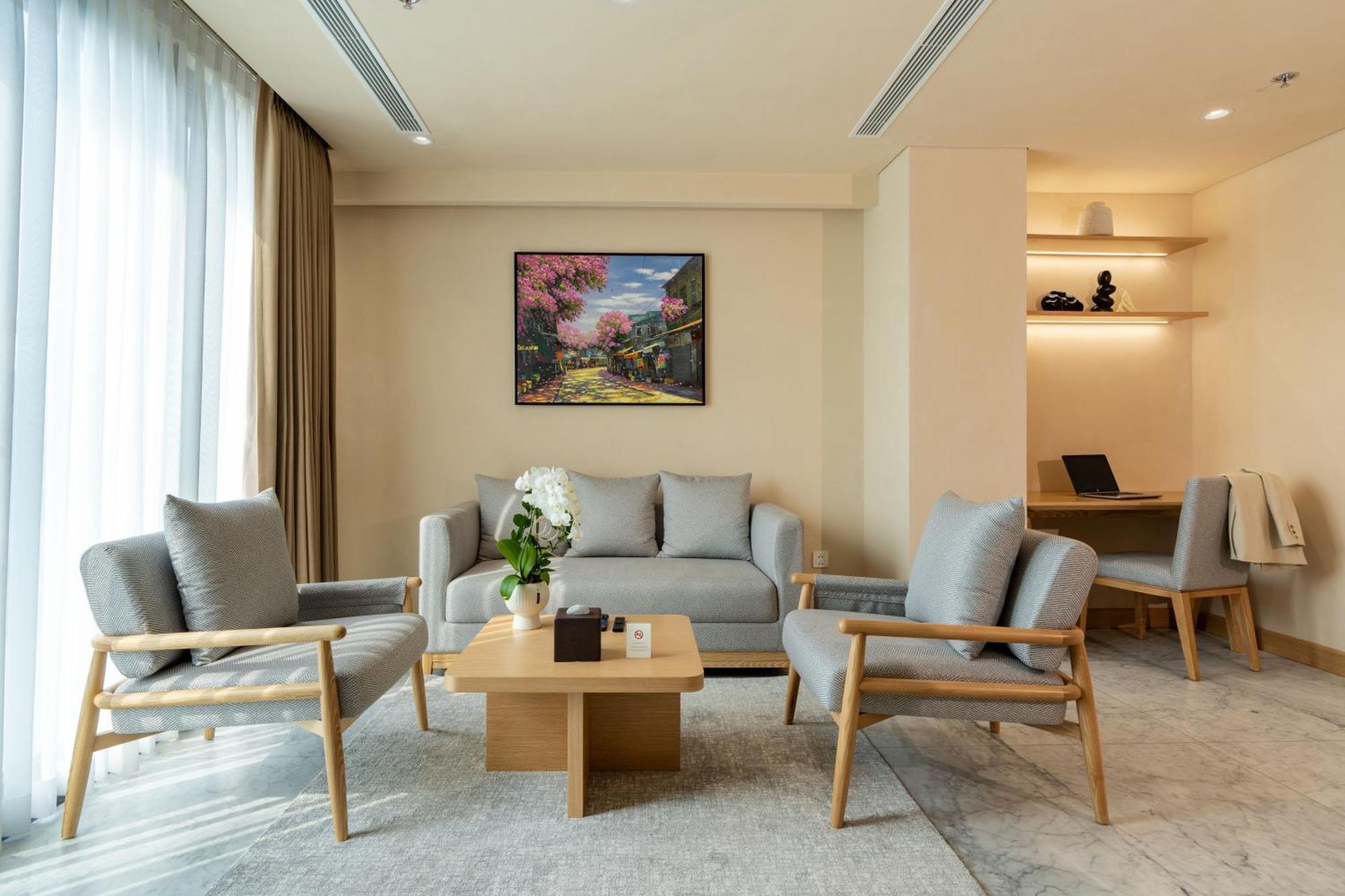 The Five Suites Lilas Hanoi Exterior photo