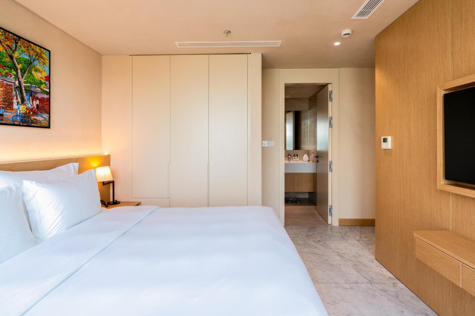 The Five Suites Lilas Hanoi Exterior photo