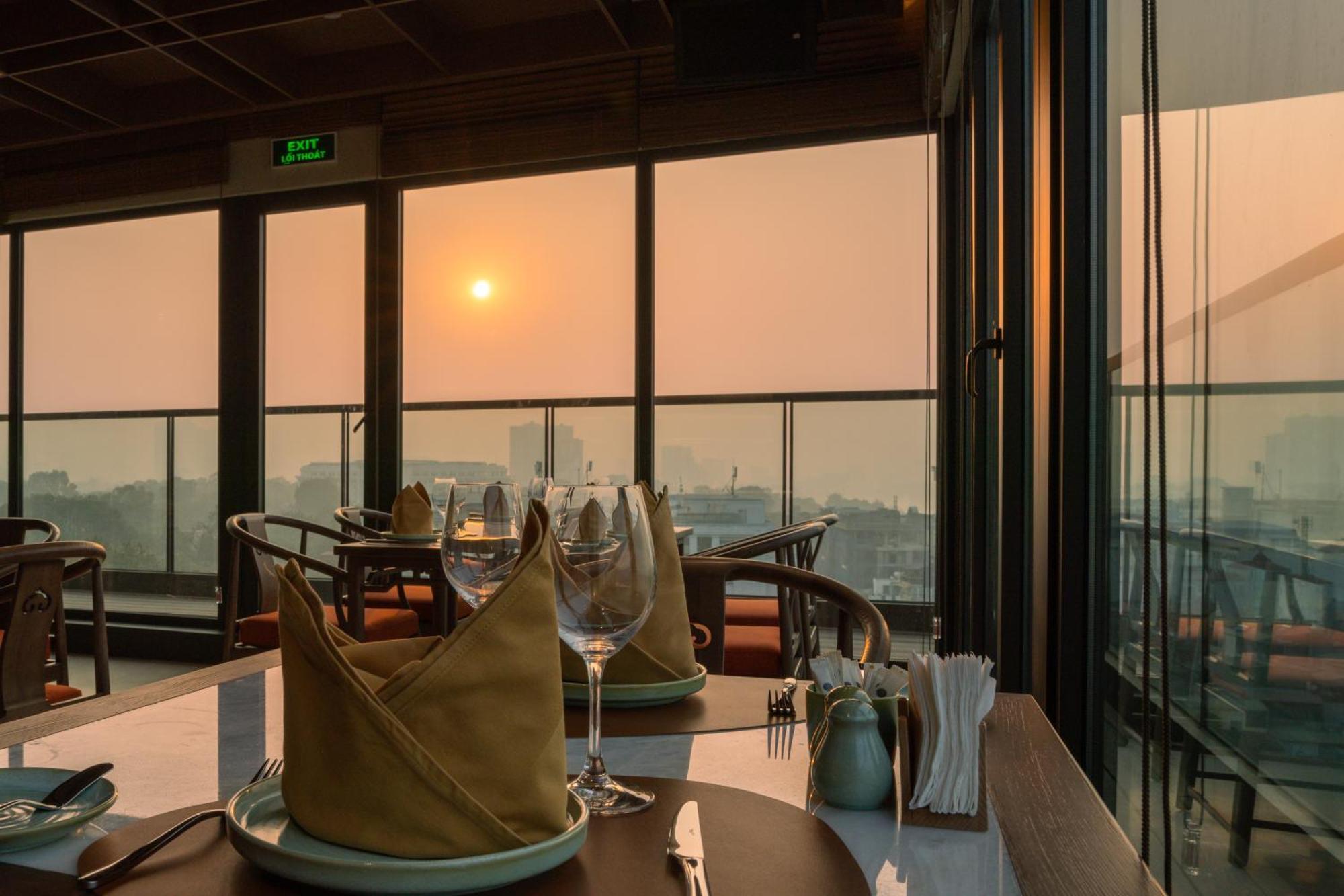 The Five Suites Lilas Hanoi Exterior photo