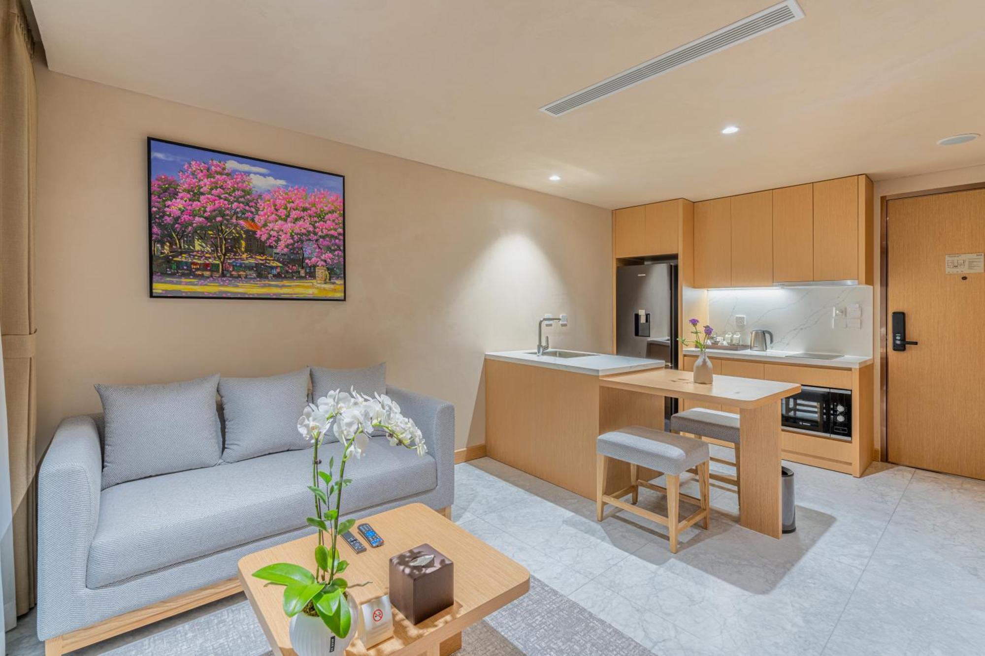 The Five Suites Lilas Hanoi Exterior photo